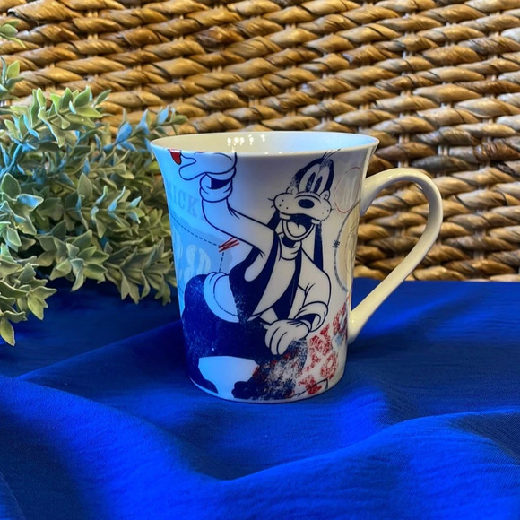 Disney Goofy coffee mug approximately 12oz excellent condition - Picture 1 of 6
